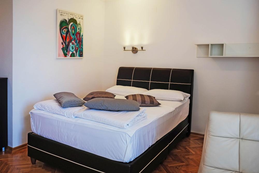 Hotel Vila Lux Budva Ngoại thất bức ảnh