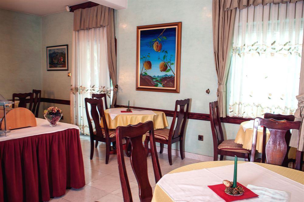 Hotel Vila Lux Budva Ngoại thất bức ảnh